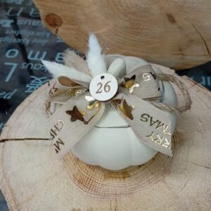 Γούρι κολοκύθα με αρωματικό κερί εκρού με χρυσό φιόγκο 11*8