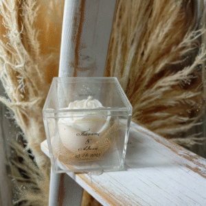 Μπομπονιέρα με αρωματικό κερί σε κουτί plexiglass