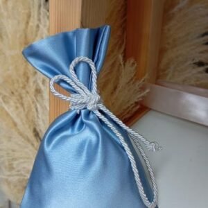 Μπομπονιέρα Γάμου πουγκί σατέν σε σιελ αποχρωση