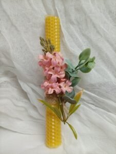 Πασχαλινη λαμπαδα κηρήθρας {Ρομαντικη}